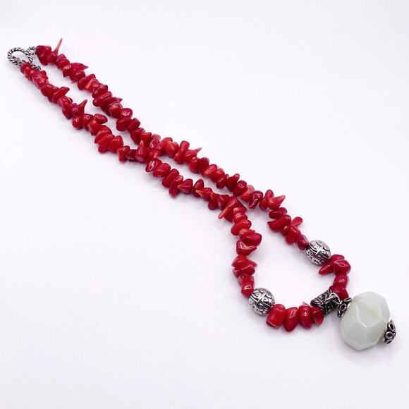 Red Coral Beaded Necklace with Green Lace Jade Pendant 16” Long - Picture 8 of 8